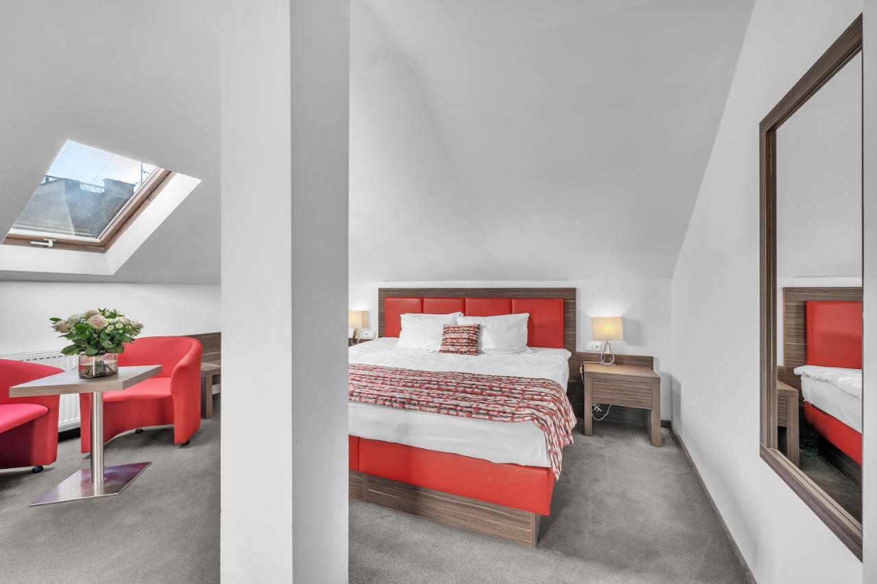 Hotel Nelly Kellys Trutnov Extérieur photo