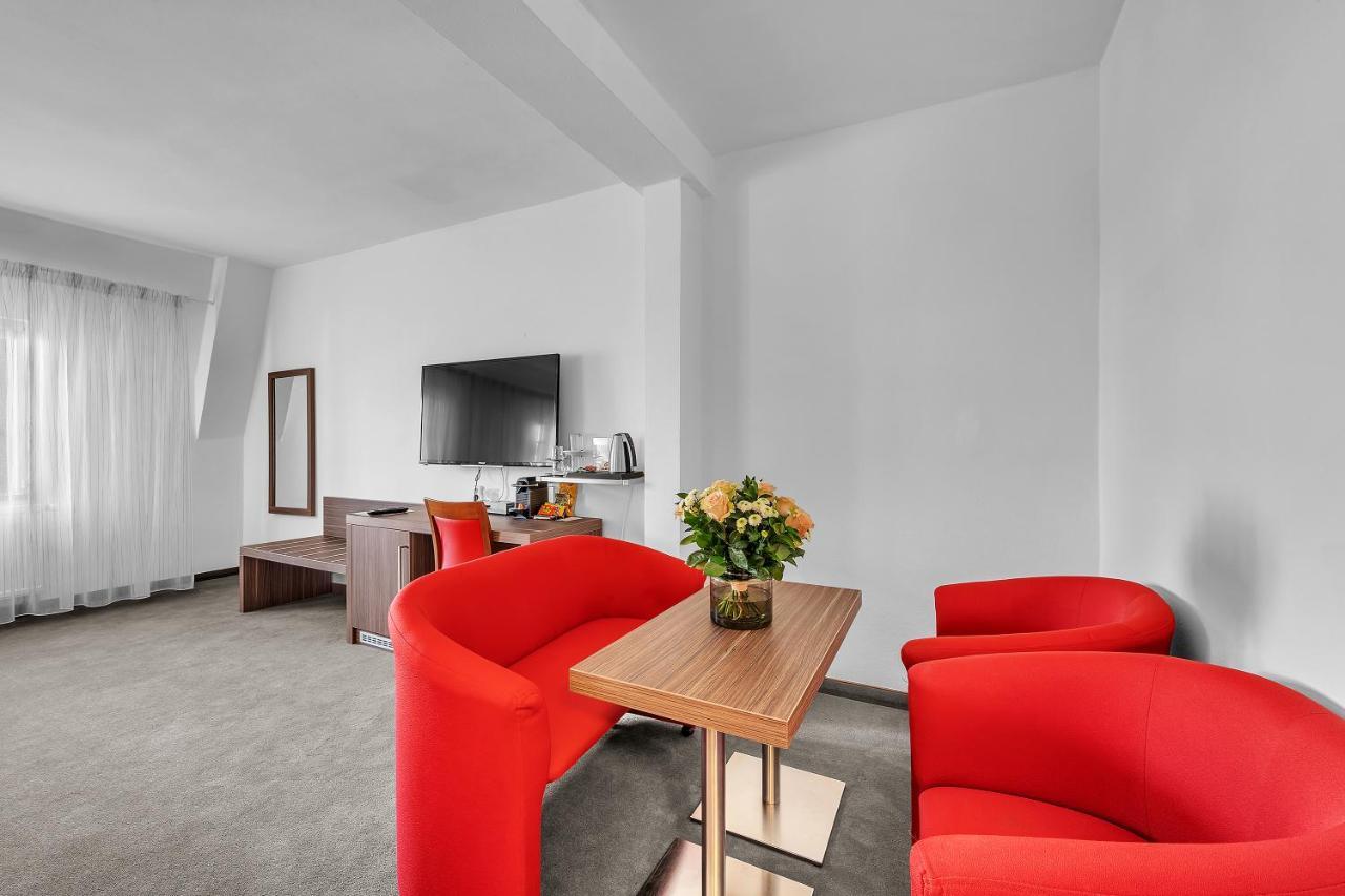 Hotel Nelly Kellys Trutnov Extérieur photo