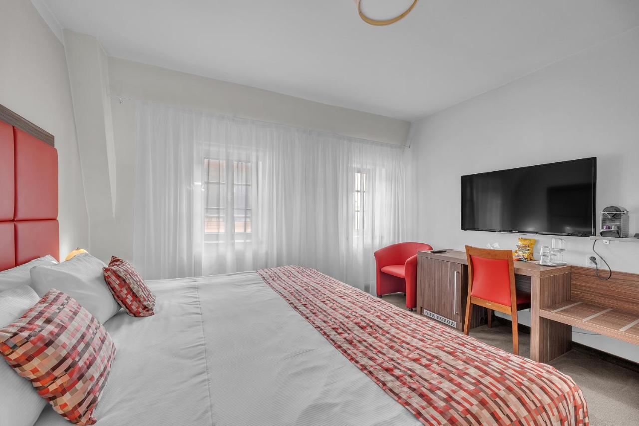 Hotel Nelly Kellys Trutnov Extérieur photo