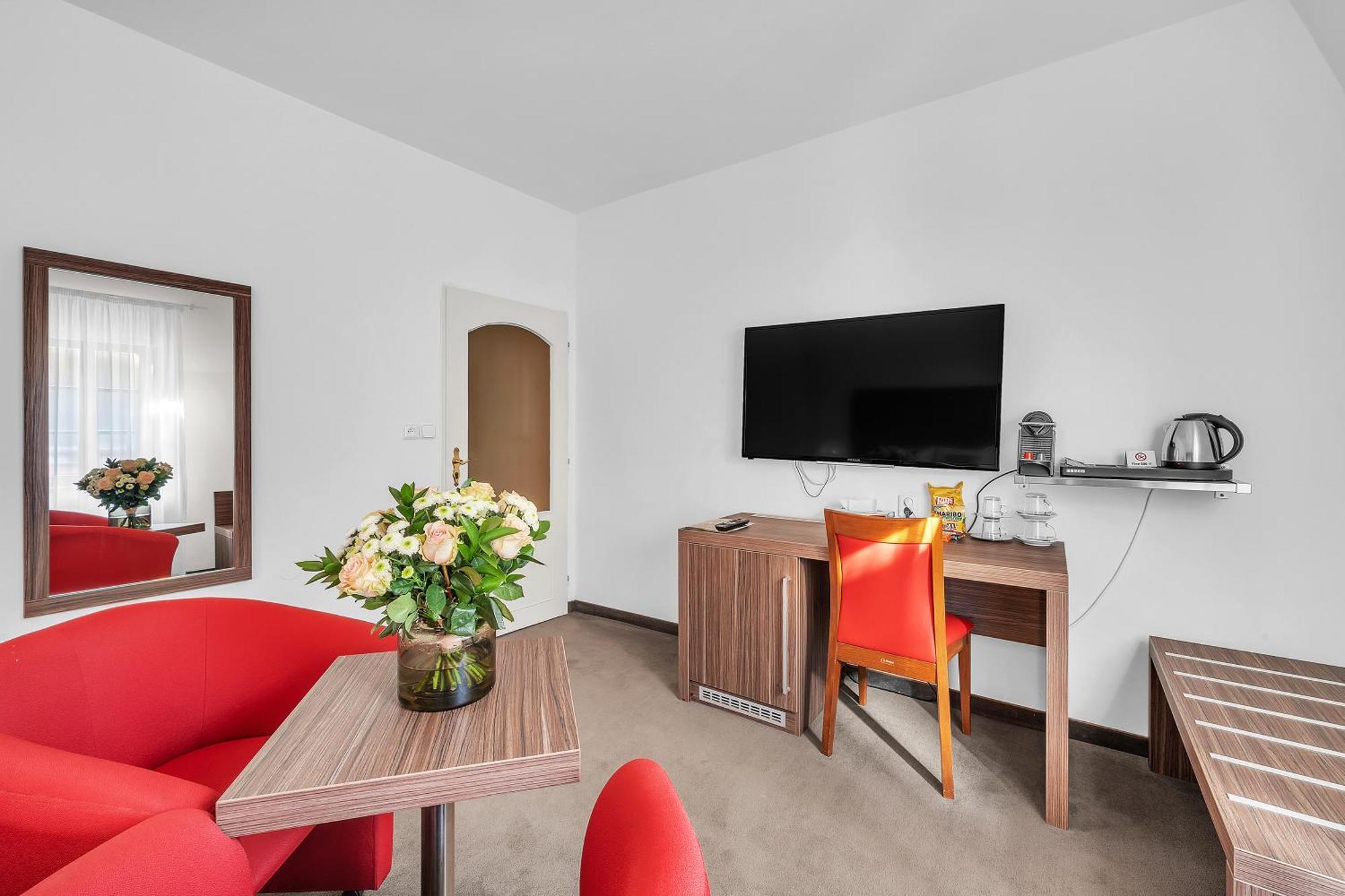 Hotel Nelly Kellys Trutnov Extérieur photo
