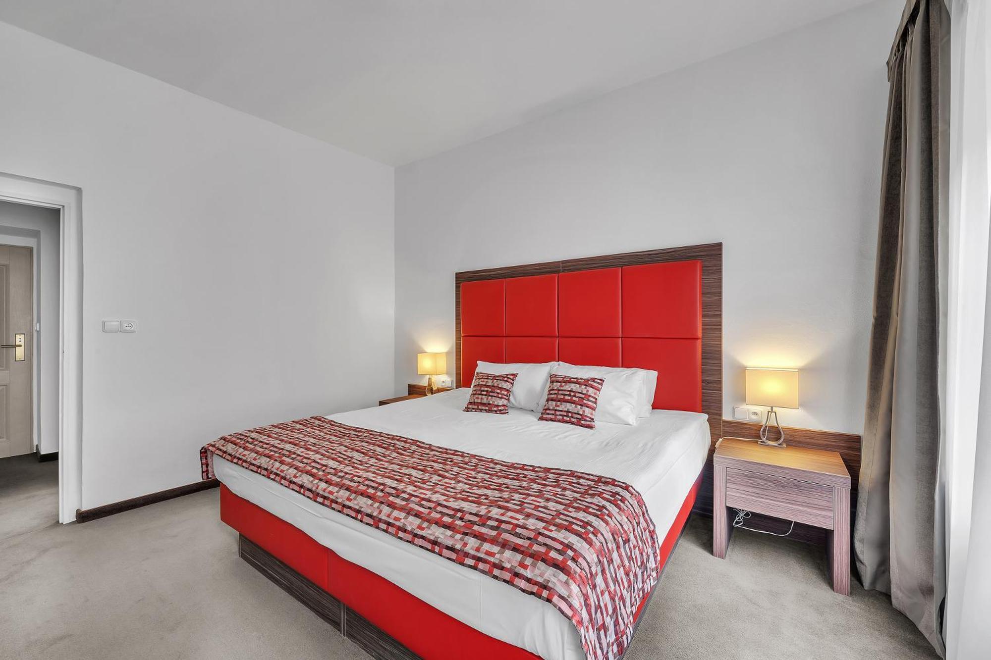 Hotel Nelly Kellys Trutnov Extérieur photo