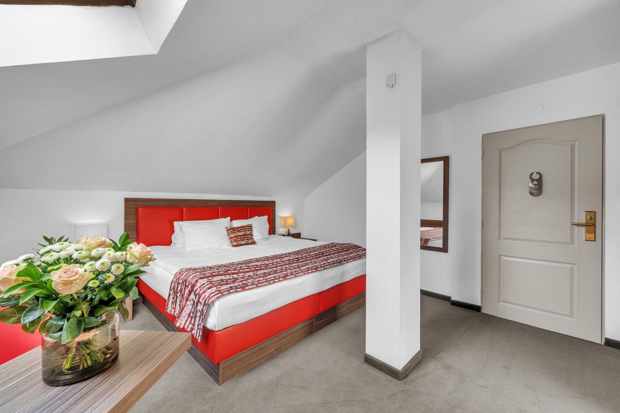Hotel Nelly Kellys Trutnov Extérieur photo
