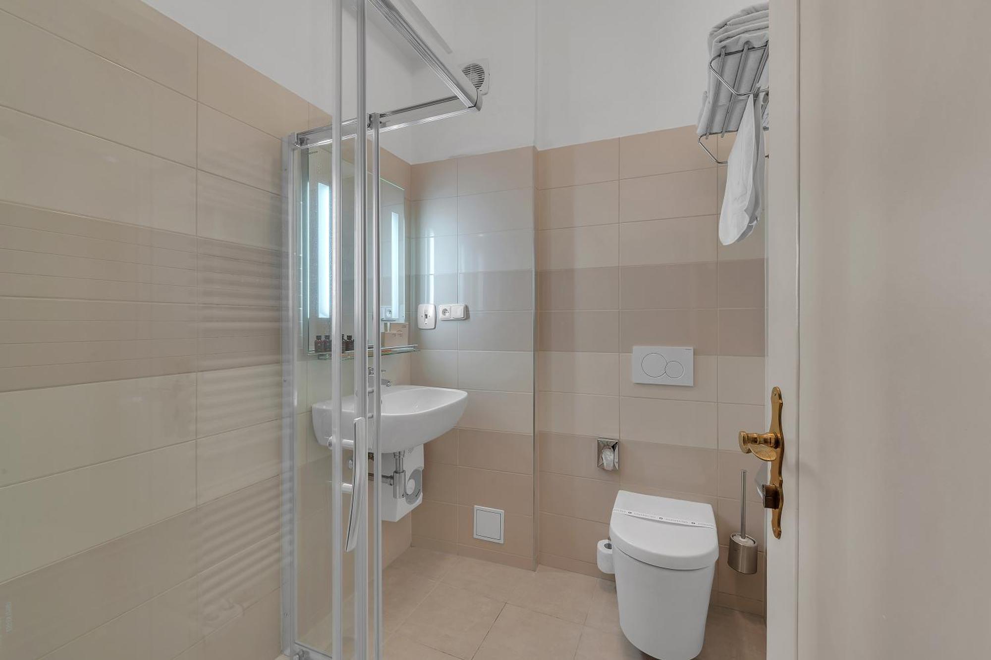 Hotel Nelly Kellys Trutnov Extérieur photo
