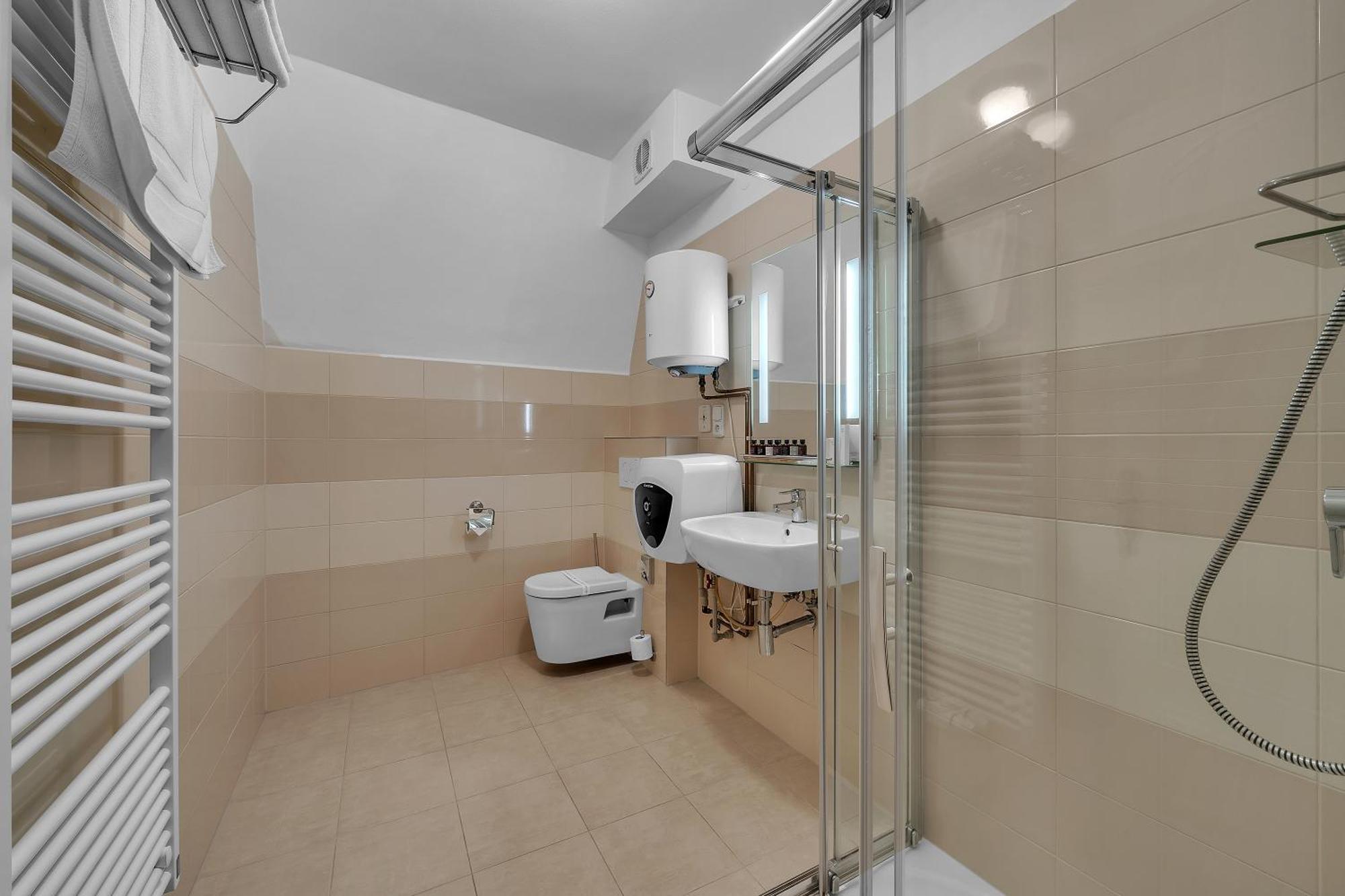 Hotel Nelly Kellys Trutnov Extérieur photo