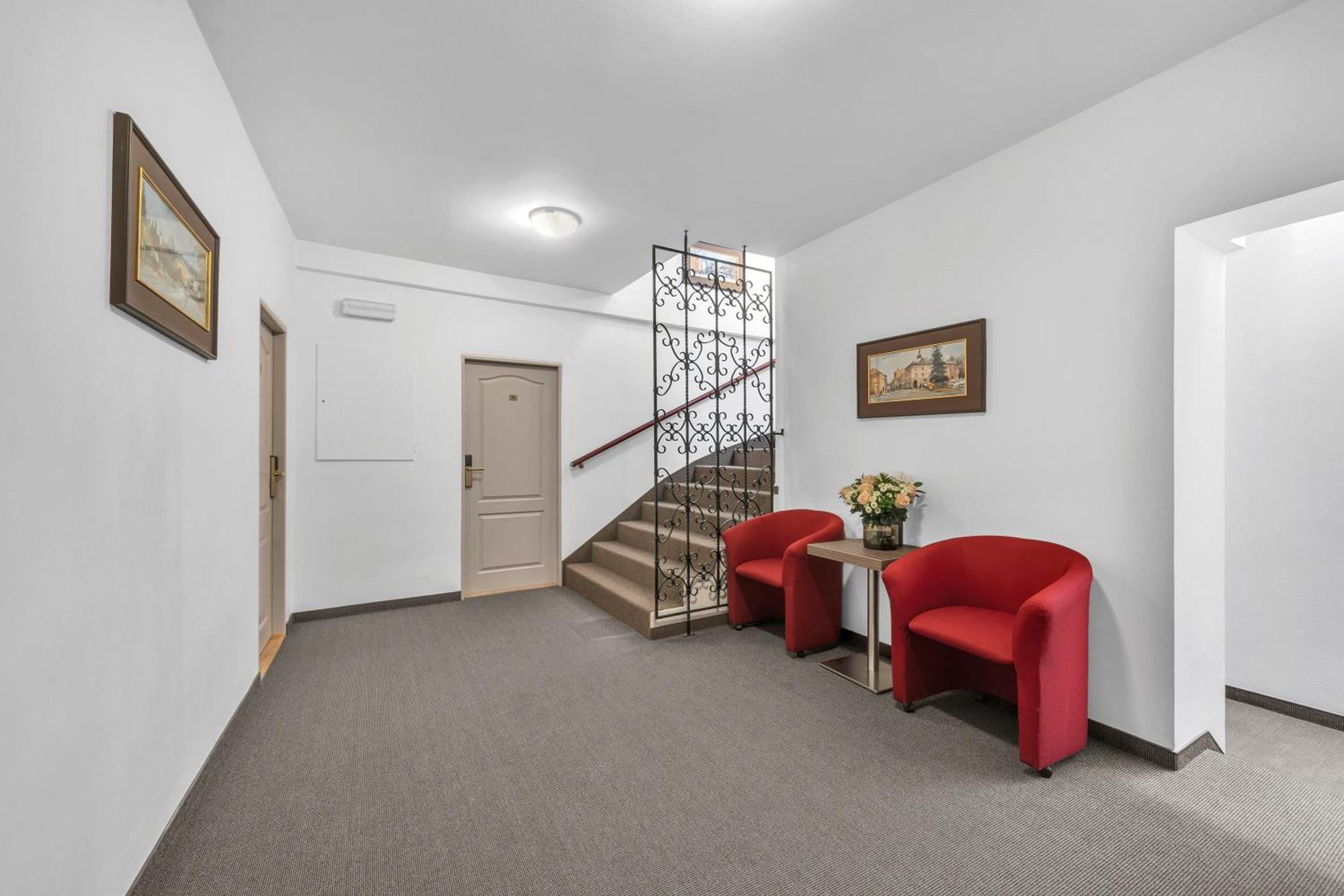 Hotel Nelly Kellys Trutnov Extérieur photo