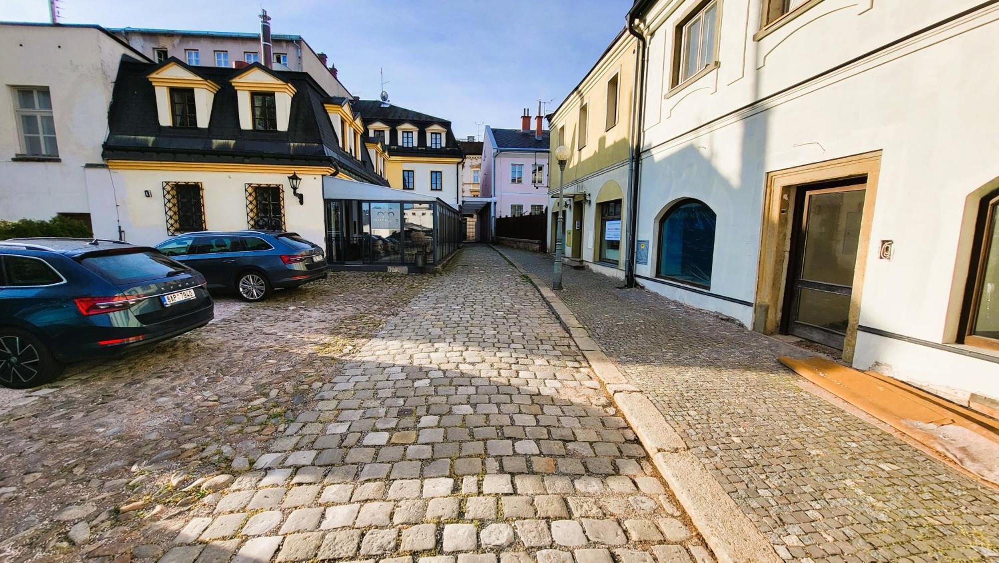 Hotel Nelly Kellys Trutnov Extérieur photo