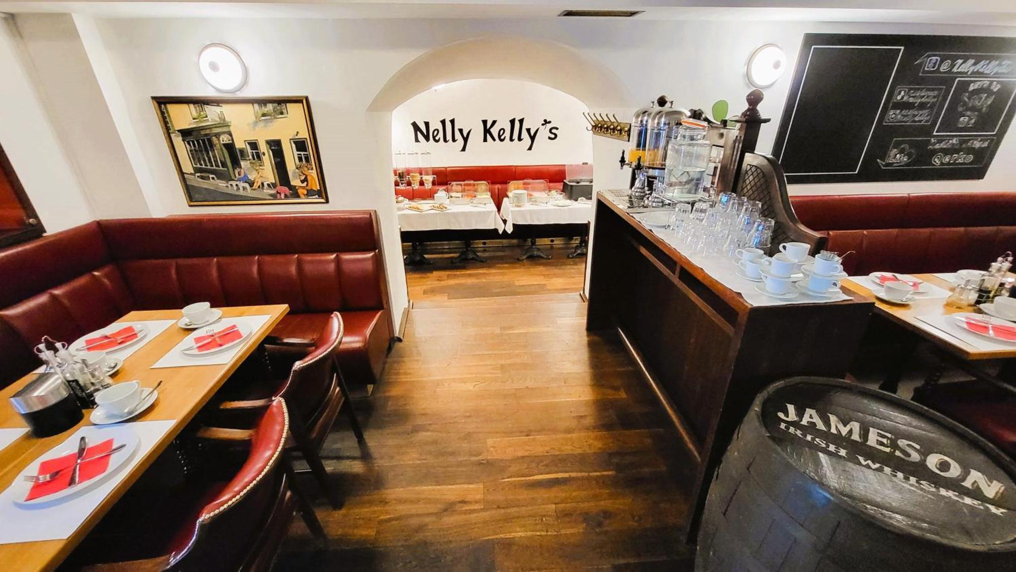 Hotel Nelly Kellys Trutnov Extérieur photo