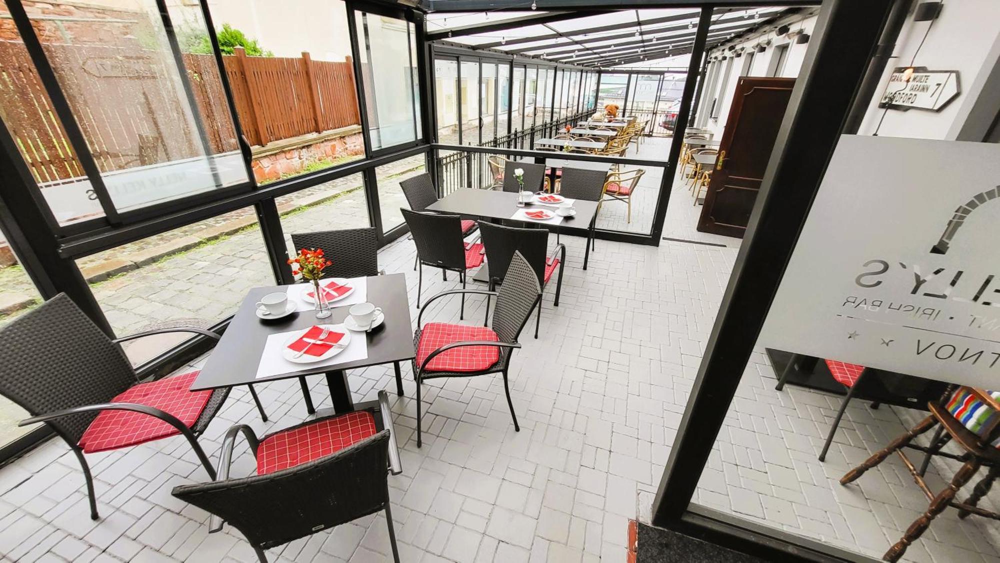 Hotel Nelly Kellys Trutnov Extérieur photo