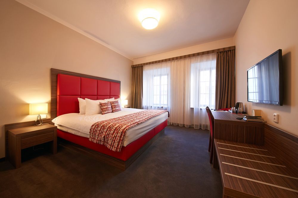 Hotel Nelly Kellys Trutnov Extérieur photo